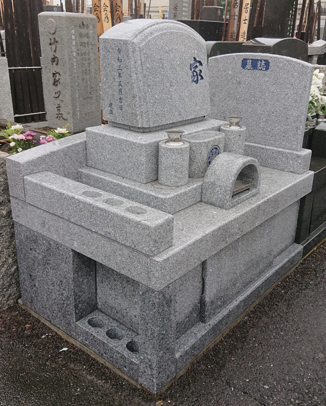 コーティング墓石降雨時